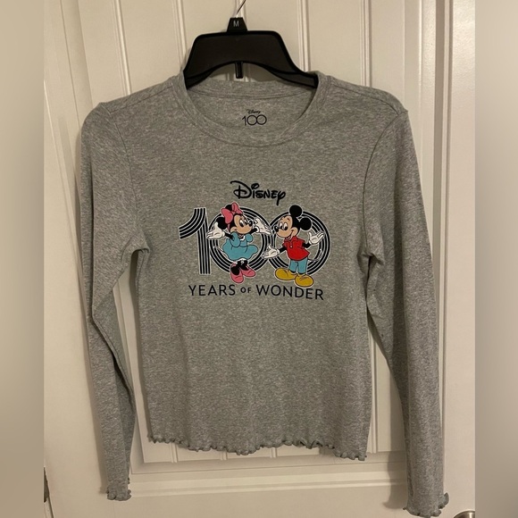 DISNEY MICKEY AND MINNIE YEARS OF WONDER JUNIOR XS,  L/SLEEVE TEE RUFF HEMS GRAY - Picture 1 of 7